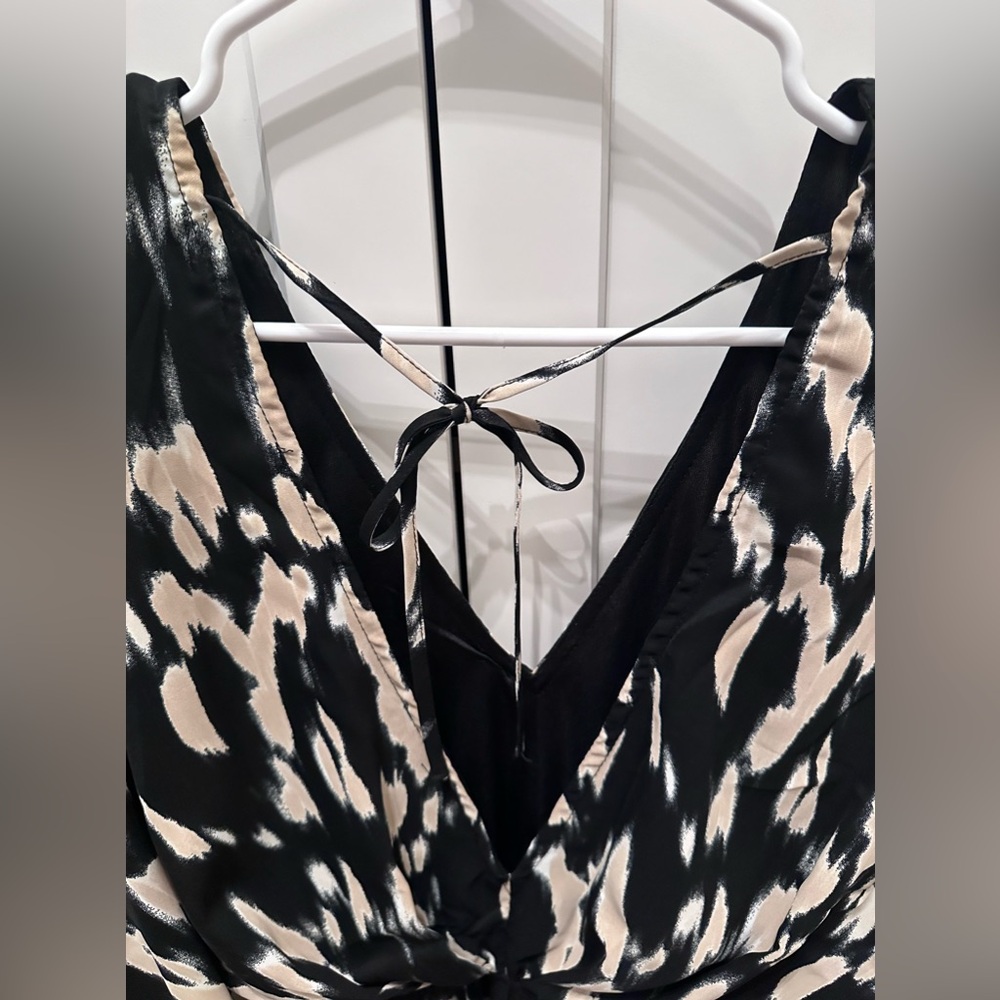 Linden printed kimono romper- from Vici Collection - Picture 4 of 8